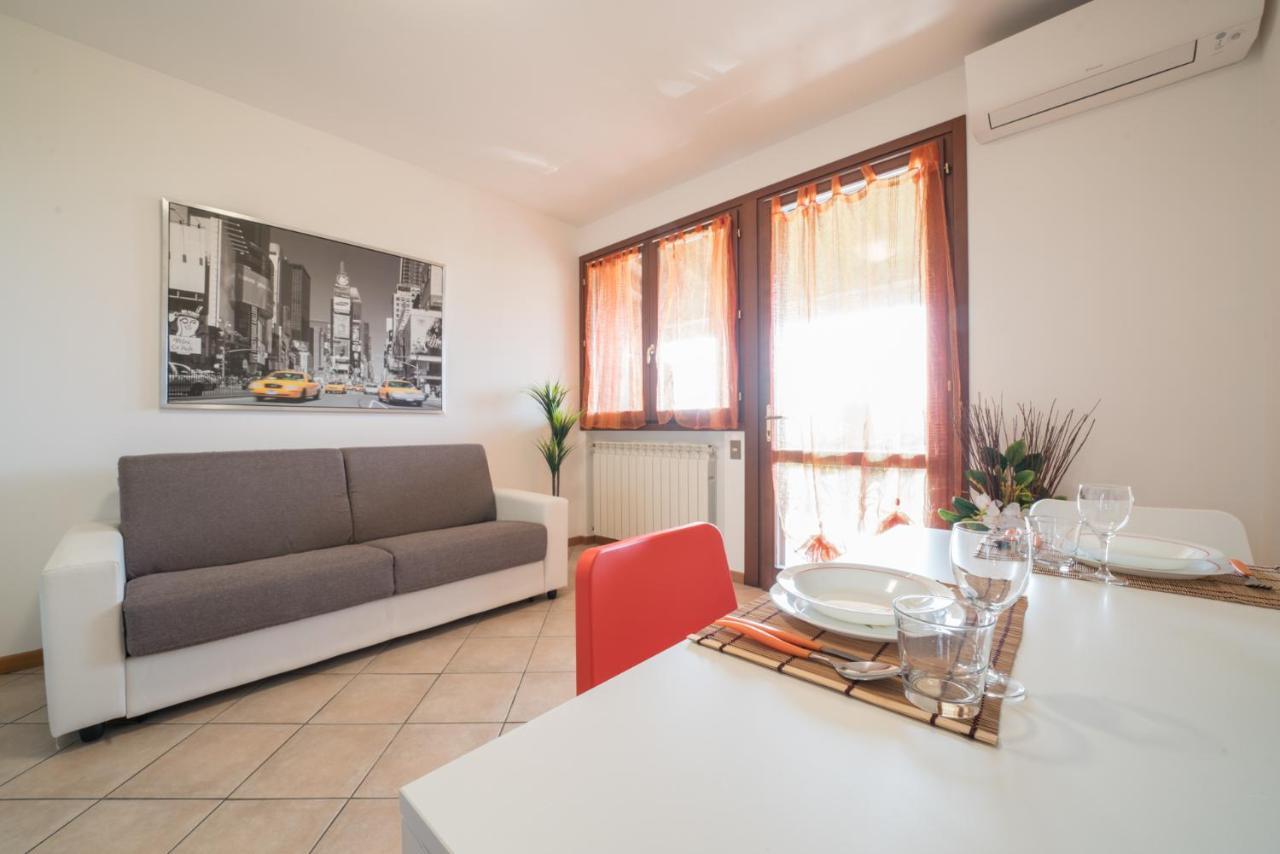 Gardappartamenti Cascinale Pool Desenzano del Garda Luaran gambar