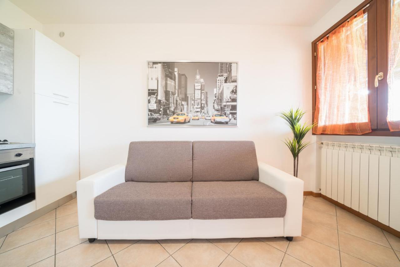 Gardappartamenti Cascinale Pool Desenzano del Garda Luaran gambar