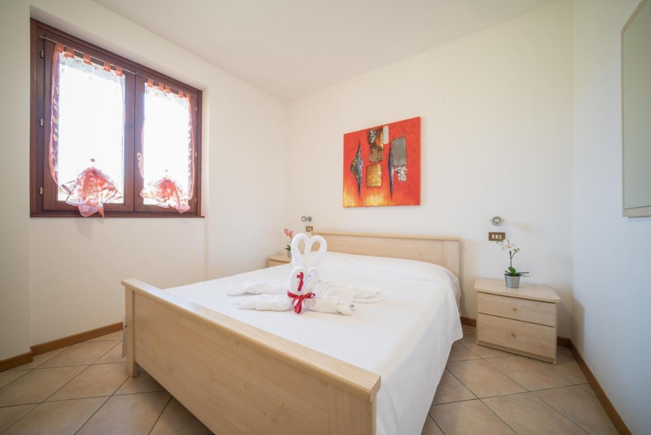 Gardappartamenti Cascinale Pool Desenzano del Garda Luaran gambar